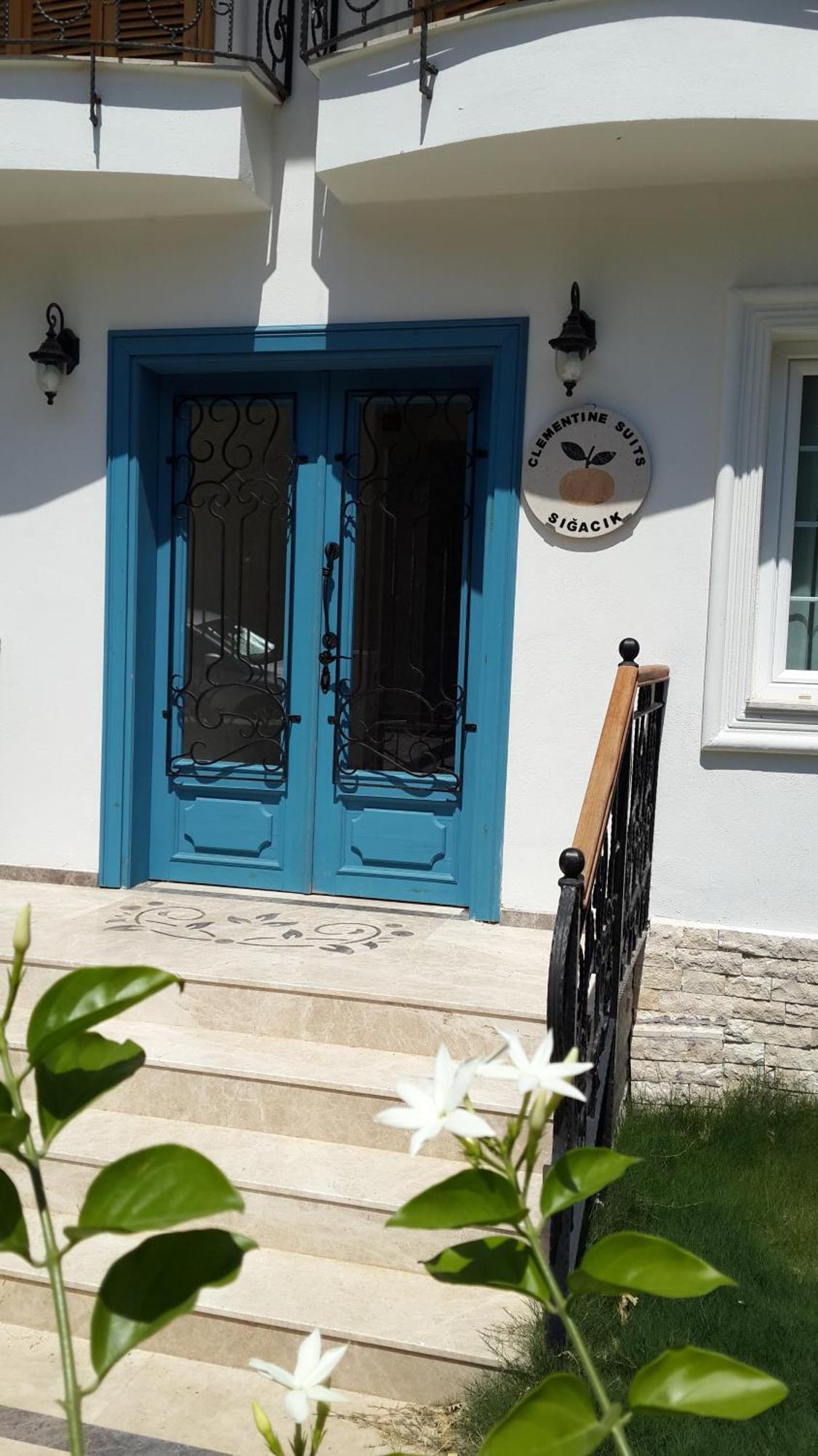 Clementin Suits Siğacık Eksteriør bilde